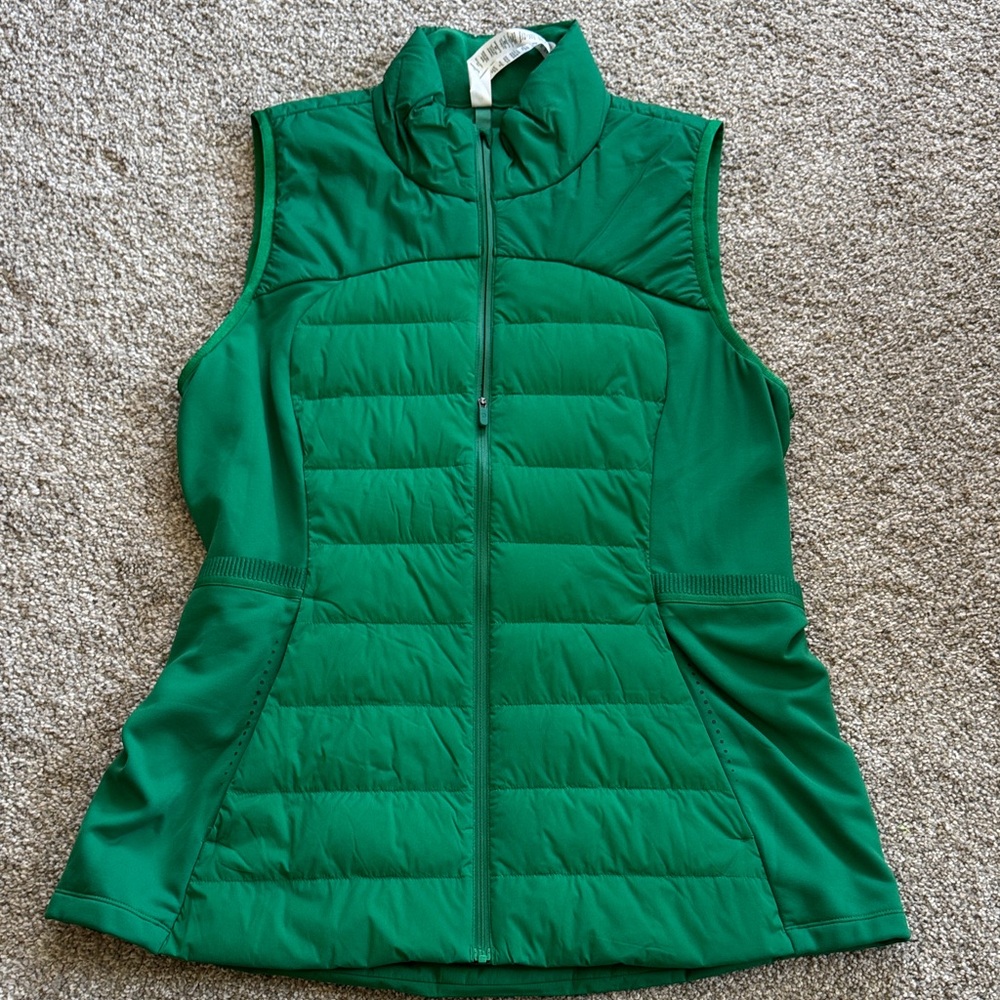 Lululemon Down for it all vest sz 14 NWOT